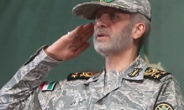 قدردانی فرمانده کل ارتش از پیام محبت‌آمیز فرمانده معظم کل قوا