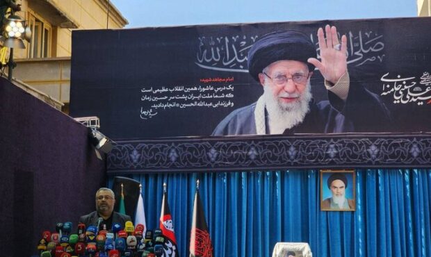پیکر رهبر شهید انقلاب در عراق تشییع می‌شود