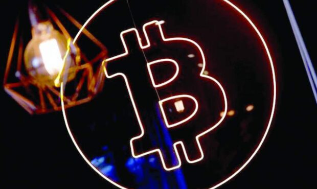 خروج  بیت‌کوین از لیست ۱۰ دارایی برتر جهان
