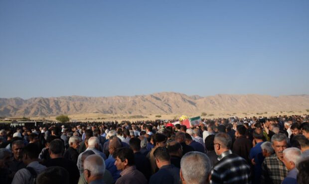 زاگرس هنوز داغدار است؛ پیکر شهید تقی چنگلوایی در زادگاهش به خاک سپرده شد زاگرس هنوز داغدار است؛ پیکر شهید تقی چنگلوایی در زادگاهش به خاک سپرده شد