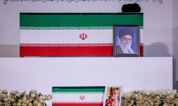 زمان اقامه نماز بر پیکر مطهر آقای شهید ایران مشخص شد