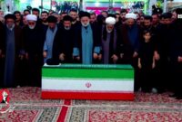 اقامه نماز بر پیکر مطهر رهبر شهید انقلاب به امامت فرزند ارشد ایشان
