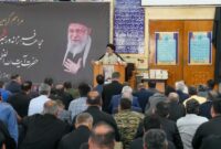 تقدیر آیت الله حسن زاده از كاركنان نفت جنوب در مراسم وداع با قائد شهید :تولید نفت و گاز در سختترین شرایط جنگی متوقف نشد تقدیر آیت الله حسن زاده از كاركنان نفت جنوب در مراسم وداع با قائد شهید :تولید نفت و گاز در سختترین شرایط جنگی متوقف نشد